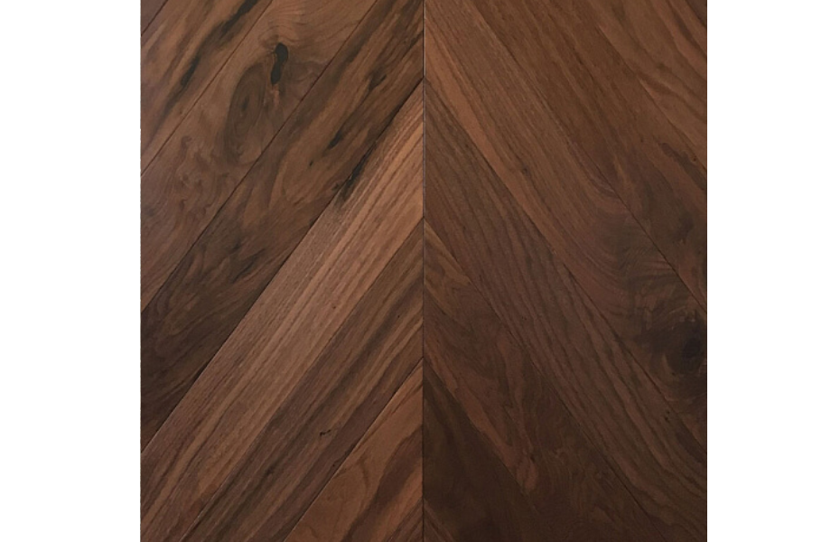 Wood Bee Herringbone Американский Орех Кангари гладкий глянец Cangaree, UV-лак gloss 30±5% (правая) ПОЛ СТРАНЫ