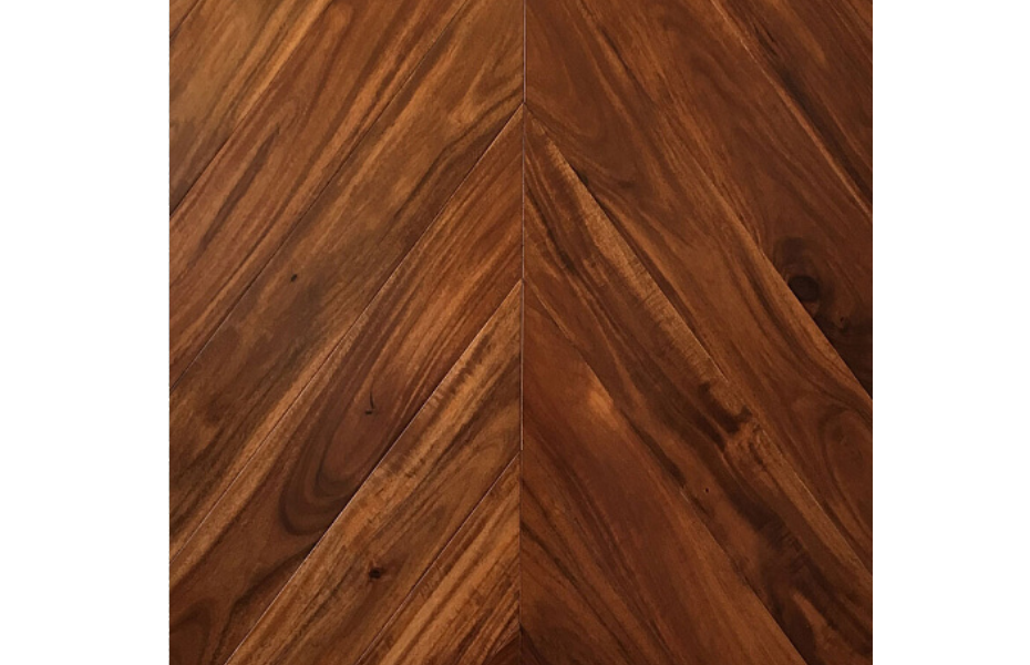 Wood Bee Herringbone Сукупира гладкий глянец Sucupira, UV-лак gloss 40±5% (правая) ПОЛ СТРАНЫ