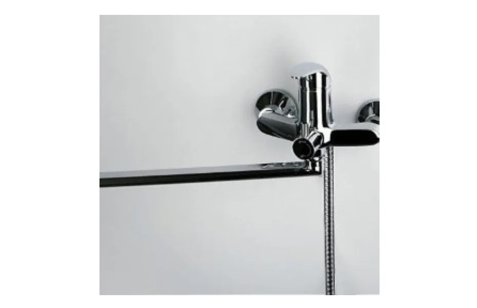 Isen 2602L Смеситель для ванны с длинным поворотным изливом АКВАМЕТРИЯ