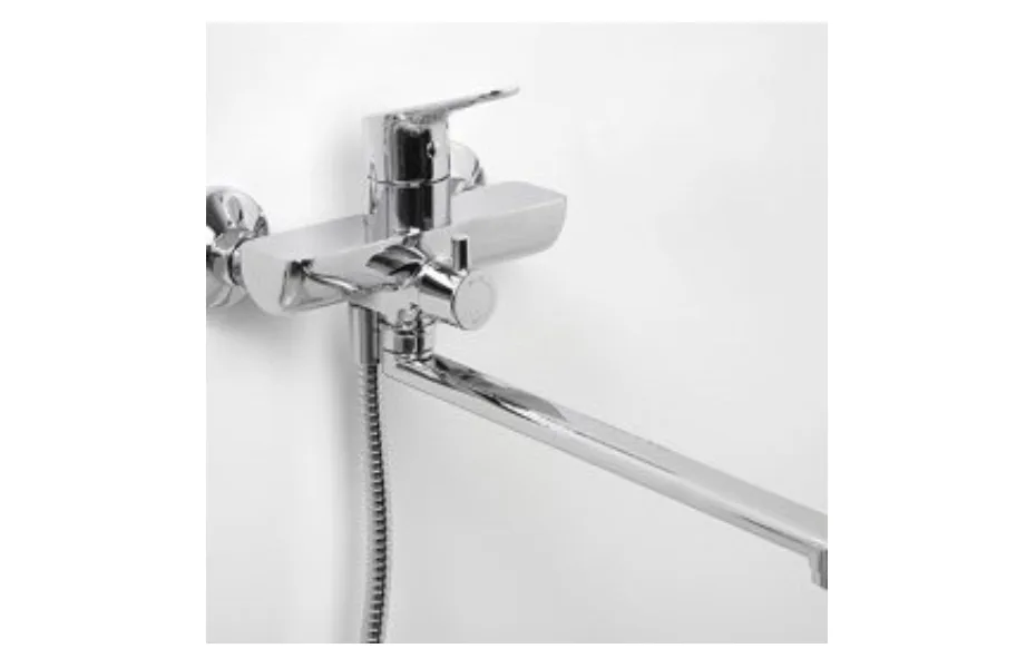 Lippe 4502L Смеситель для ванны с длинным поворотным изливом АКВАМЕТРИЯ